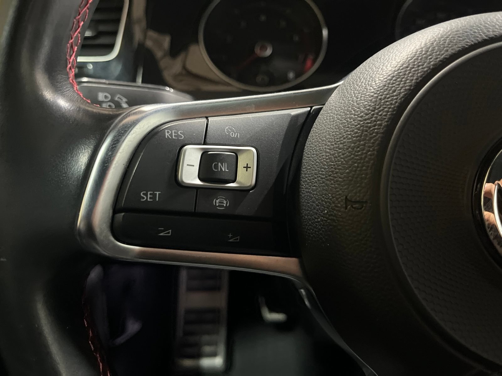 Used 2020 Volkswagen Golf 4-Door FWD image 21