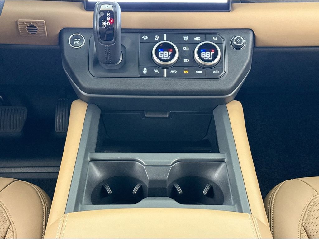 Used 2025 Land Rover Defender 110 S image 12