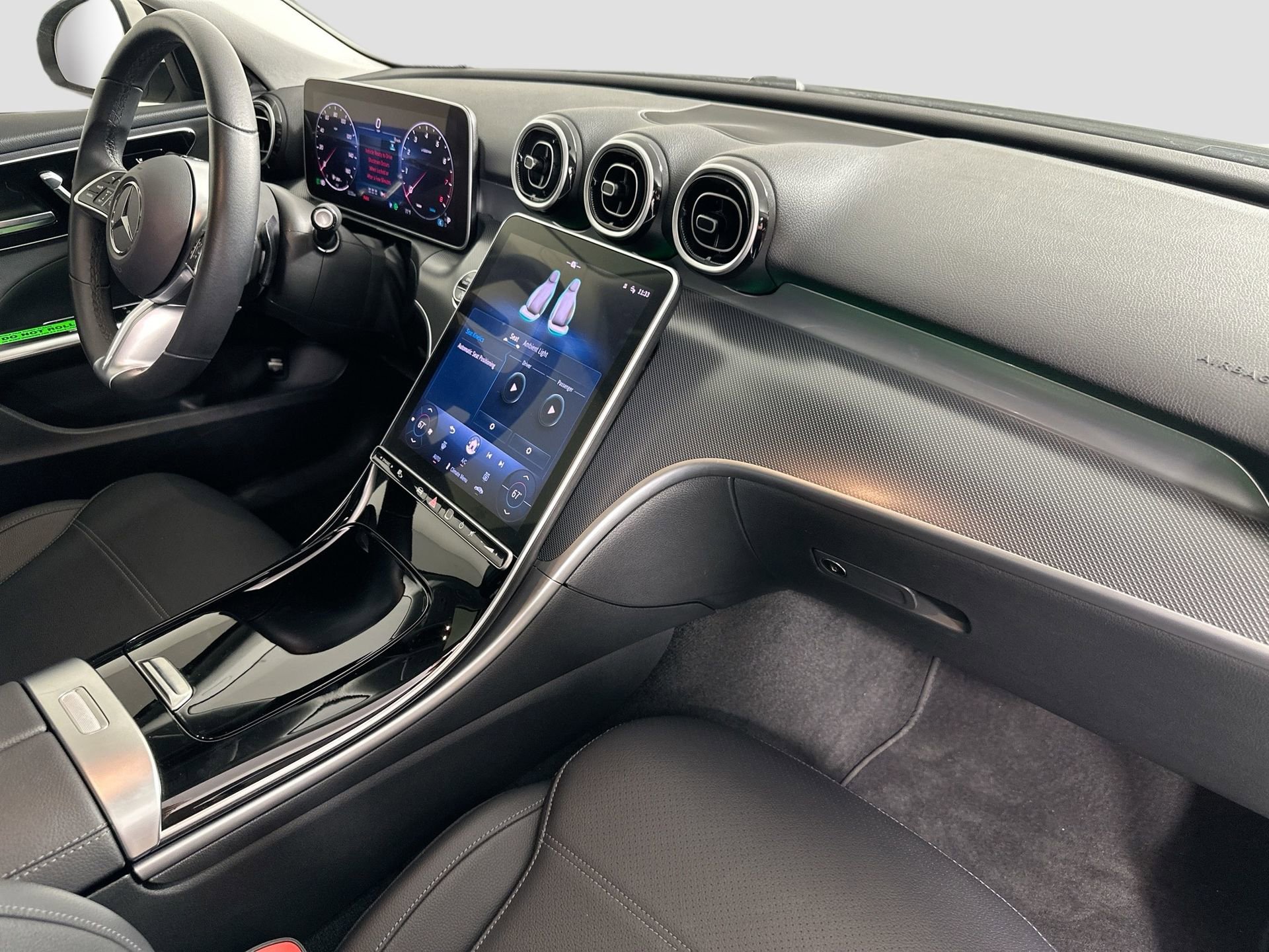 Used 2025 Mercedes-Benz C 300 Sedan image 32