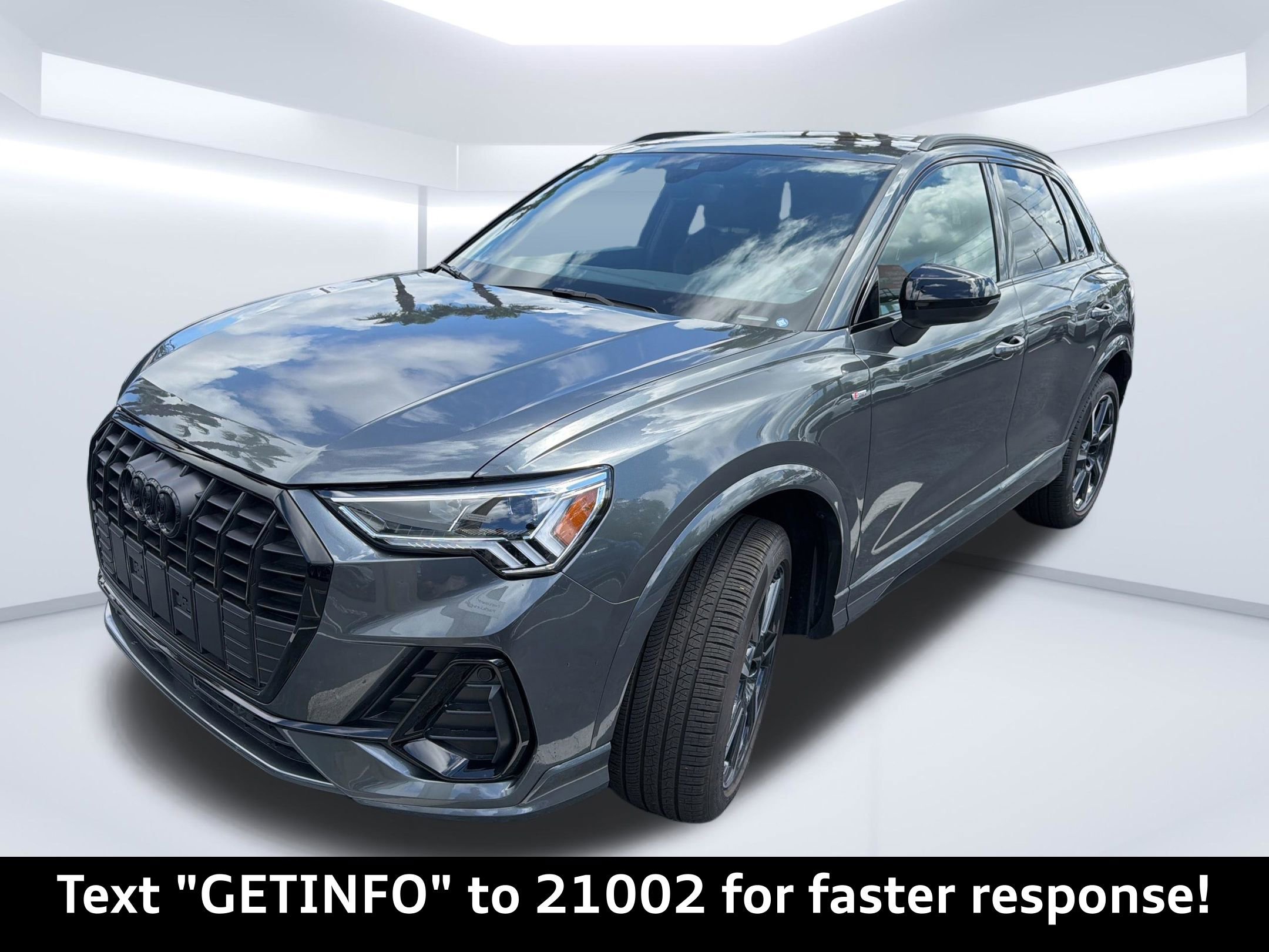 Used 2025 Audi Q3 2.0T Premium Plus w/ Premium Plus Package AWD/4WD image 2