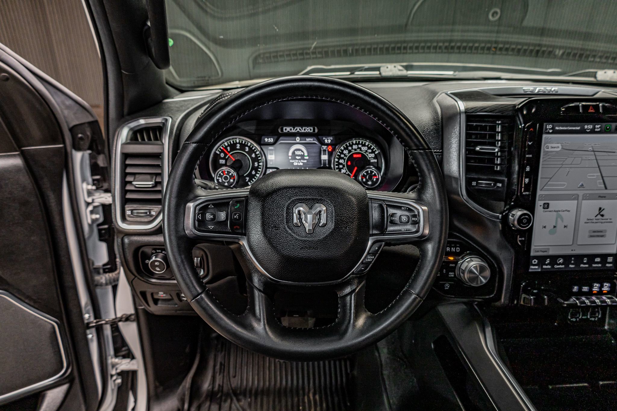 Used 2024 RAM 1500 Laramie AWD/4WD image 18