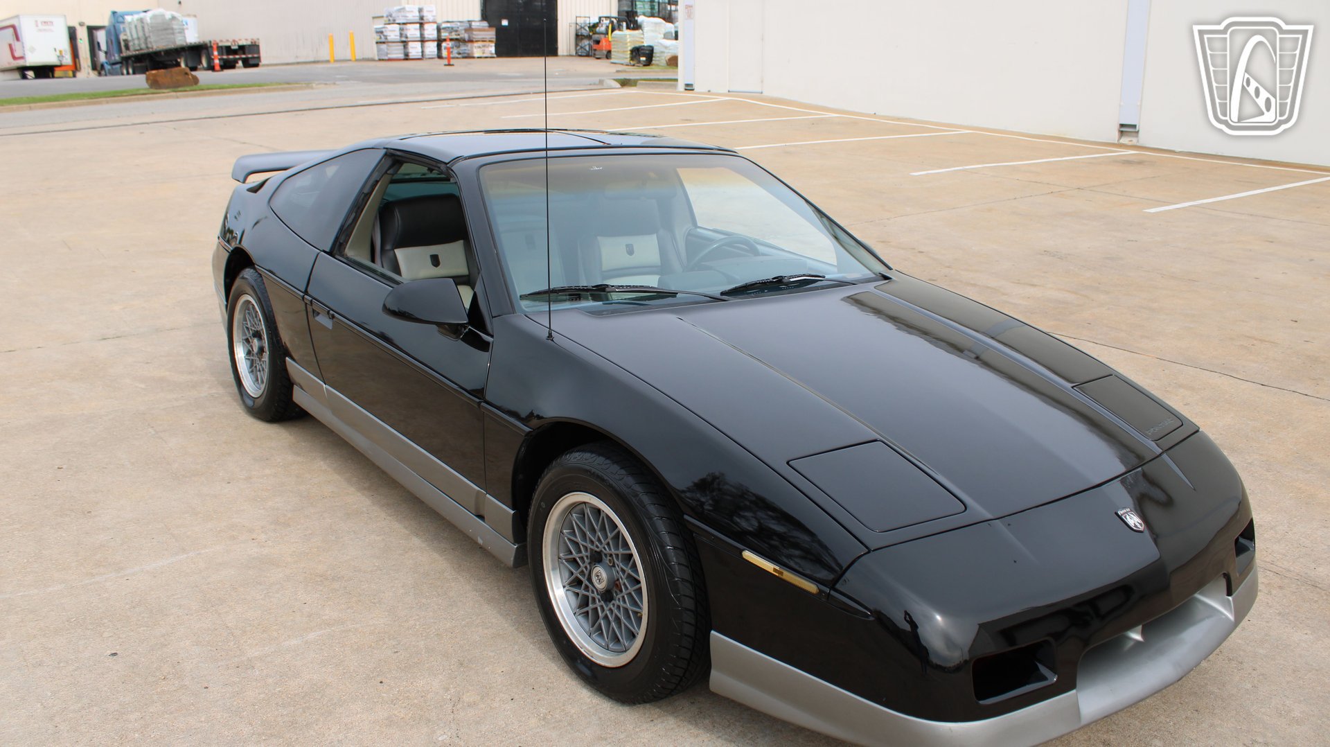 Used 1987 Pontiac Fiero GT RWD image 32