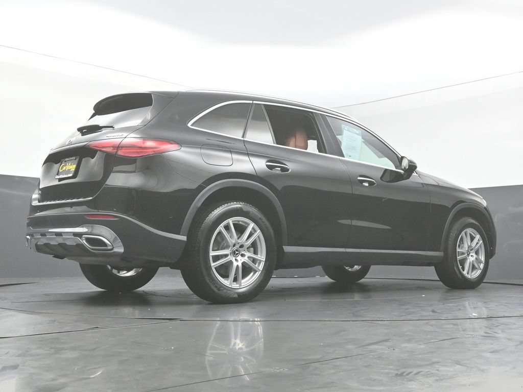 Used 2023 Mercedes-Benz GLC 300 4MATIC w/ Exclusive Trim Package image 44