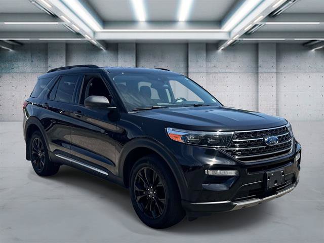 Used 2023 Ford Explorer XLT w/ Equipment Group 202A AWD/4WD image 3