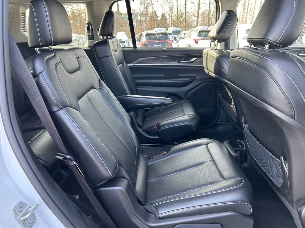 Used 2023 Jeep Grand Cherokee L Limited w/ Luxury Tech Group II image 27