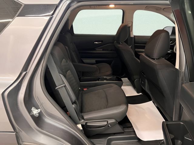 Used 2022 Nissan Pathfinder SV w/ SV Premium Package image 10