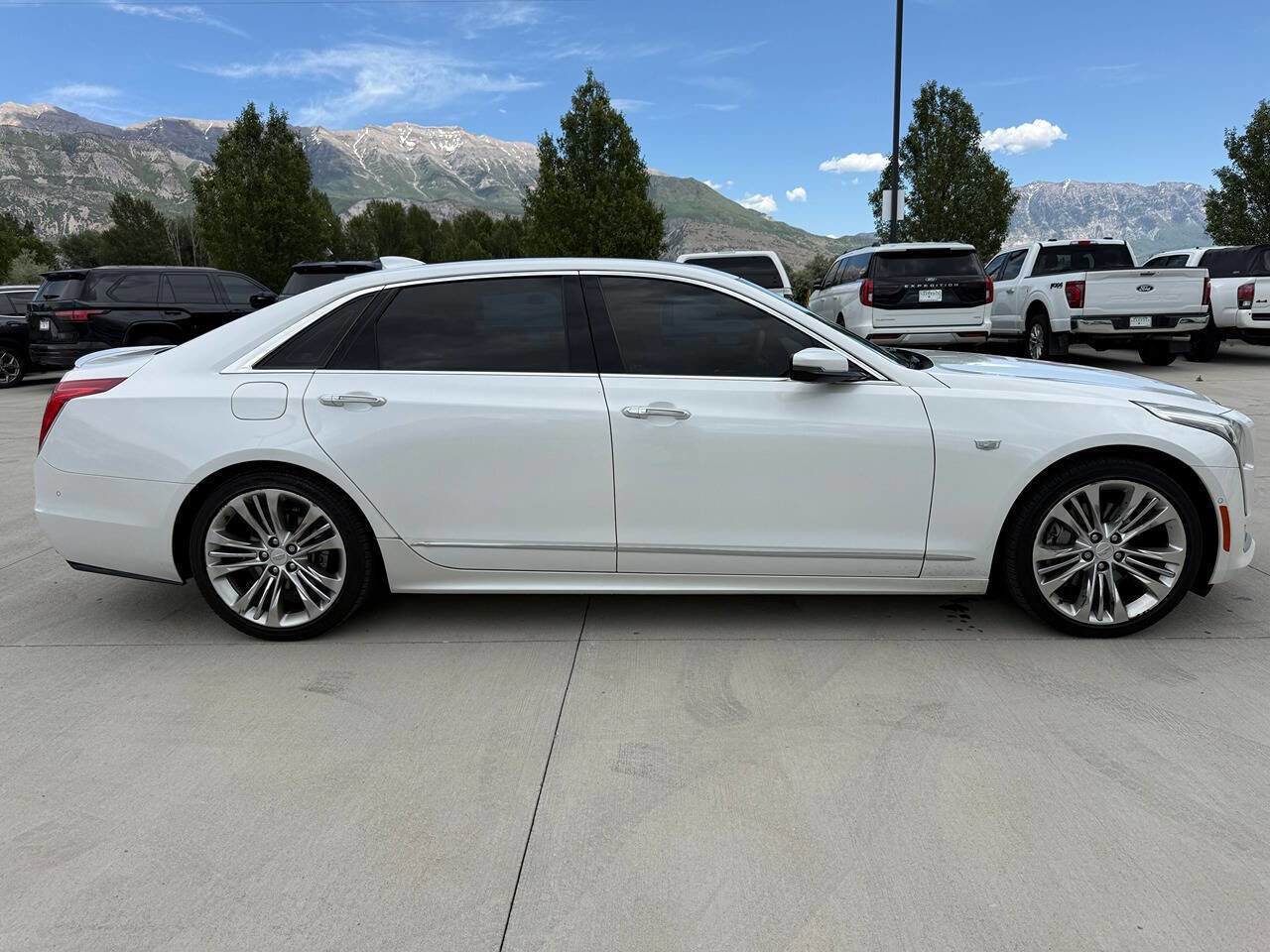 Used 2016 Cadillac CT6 Platinum w/ LPO, Ground Effects Package AWD/4WD image 2