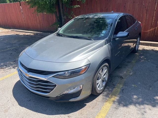 Used 2025 Chevrolet Malibu LT FWD image 2