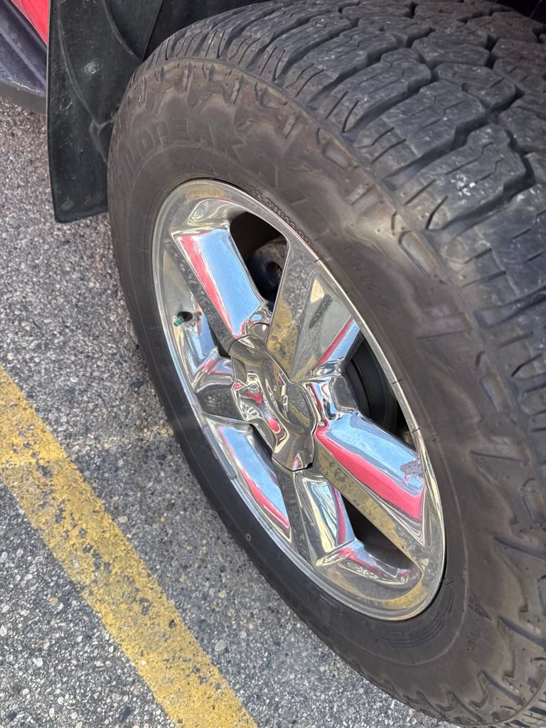 Used 2012 Chevrolet Avalanche LTZ AWD/4WD image 5
