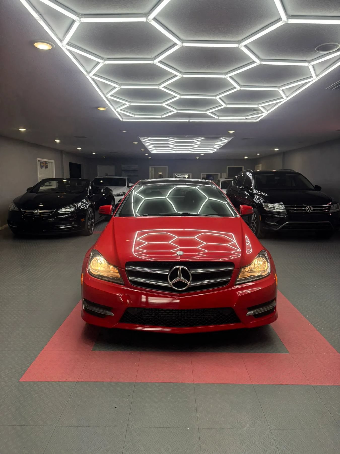 Used 2015 Mercedes-Benz C 250 Coupe image 2