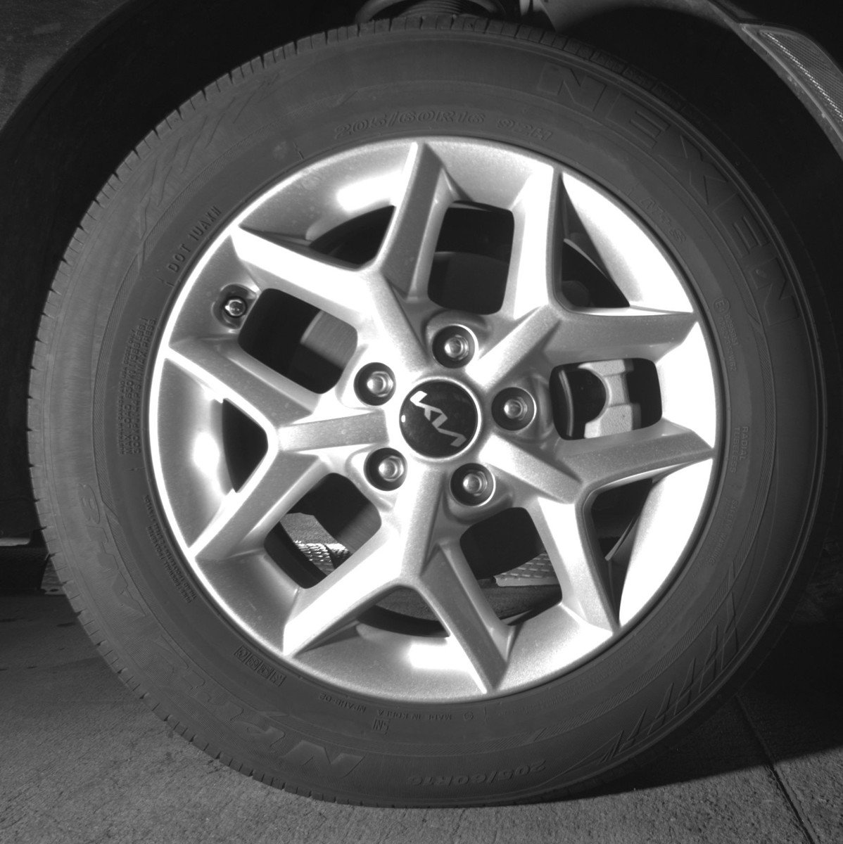 Used 2025 Kia Soul LX w/ LX Technology Package FWD image 13