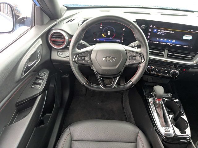 Used 2024 Chevrolet Trax RS w/ Sunroof Package FWD image 16