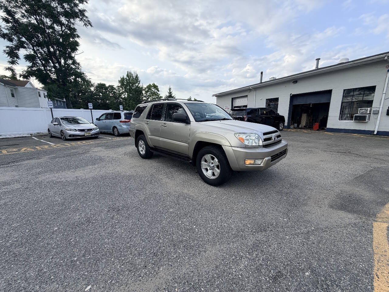Used 2004 Toyota 4Runner SR5 AWD/4WD image 14