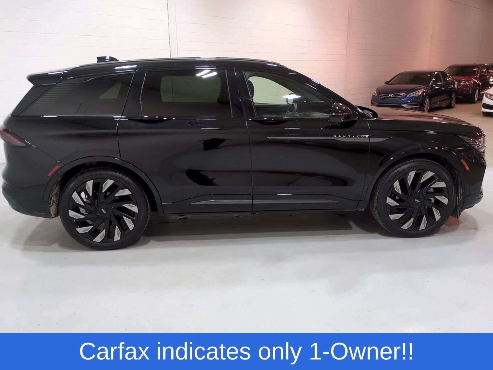 Used 2024 Lincoln Nautilus Reserve w/ Equipment Group 203A AWD/4WD image 2