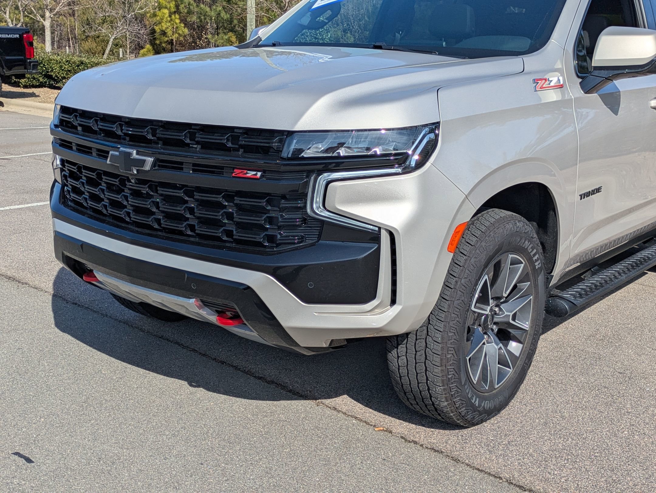 Used 2023 Chevrolet Tahoe Z71 w/ Luxury Package AWD/4WD image 10