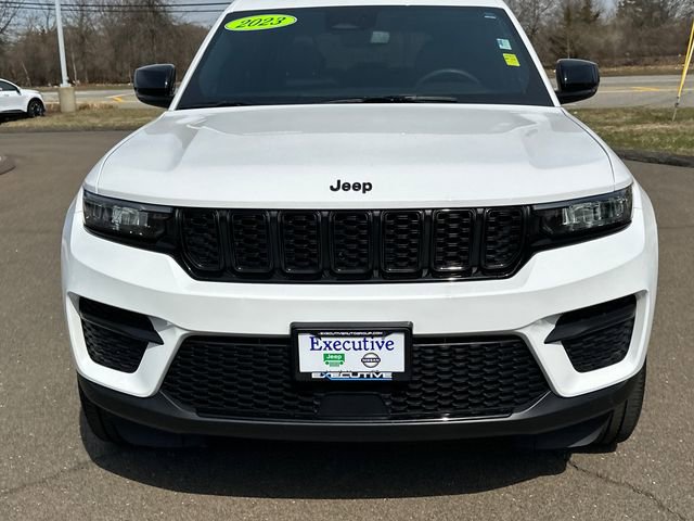 Used 2023 Jeep Grand Cherokee Altitude AWD/4WD image 6