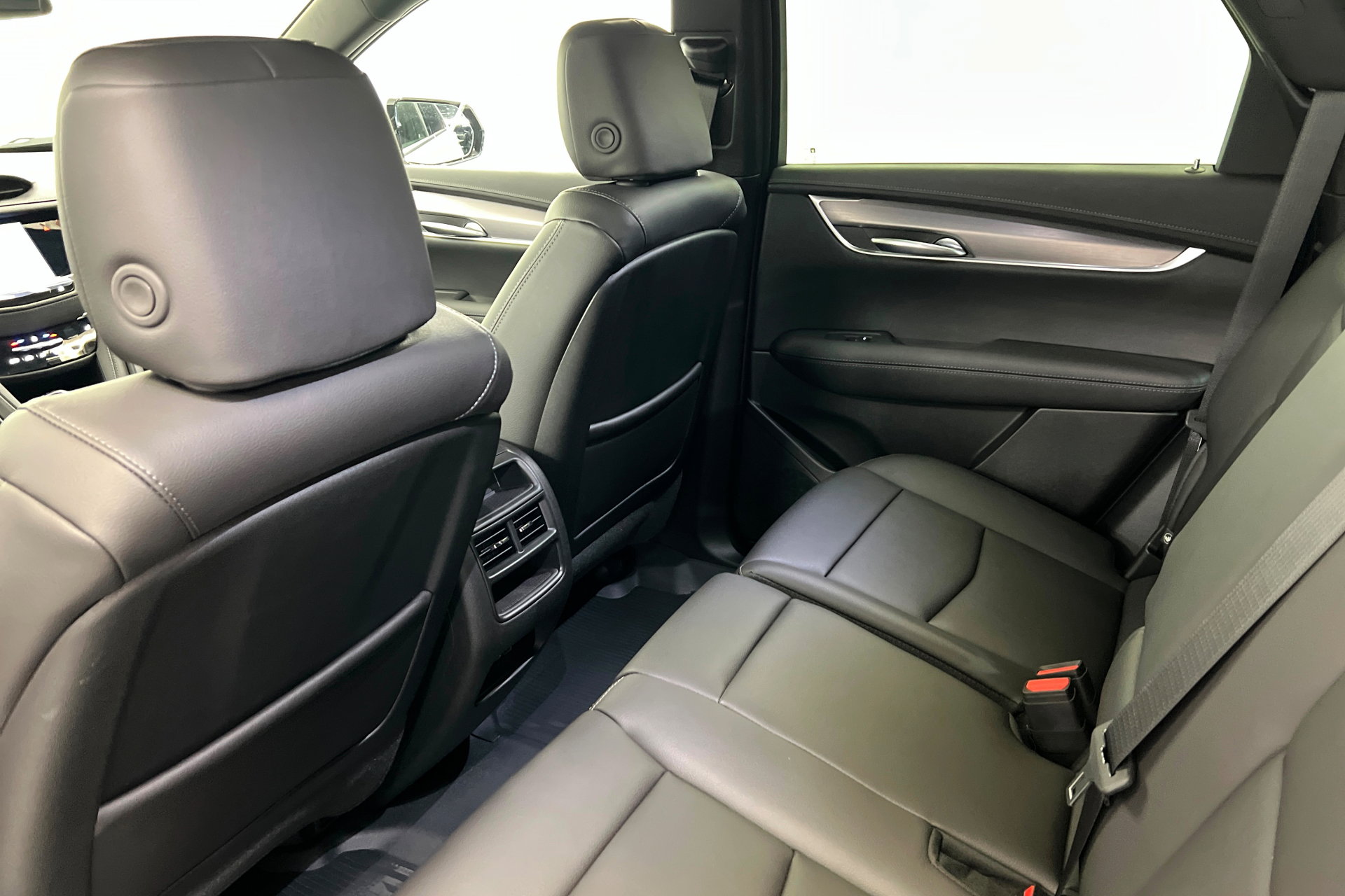 New 2026 Cadillac XT5 Luxury w/ LPO, Floor Liner Package image 20