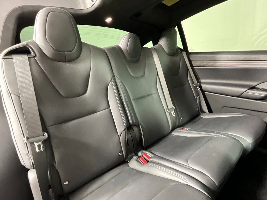 Used 2022 Tesla Model X image 21