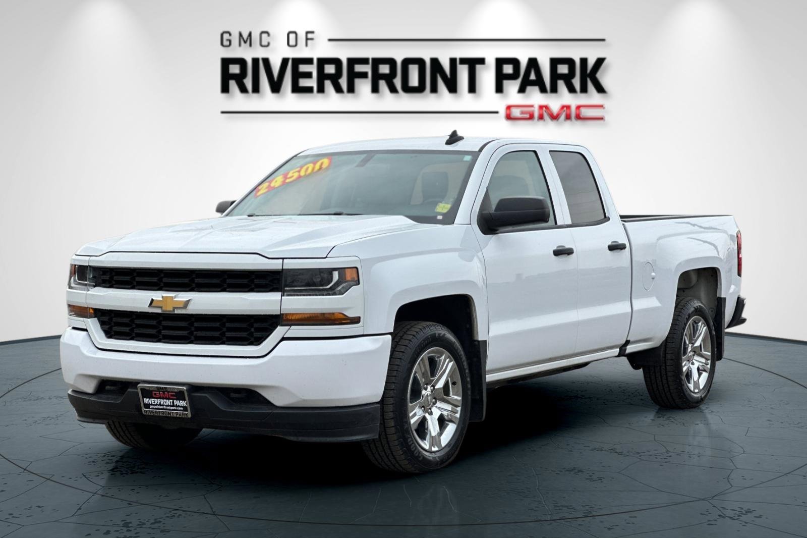 Used 2018 Chevrolet Silverado 1500 Custom w/ Custom Convenience Package image 7