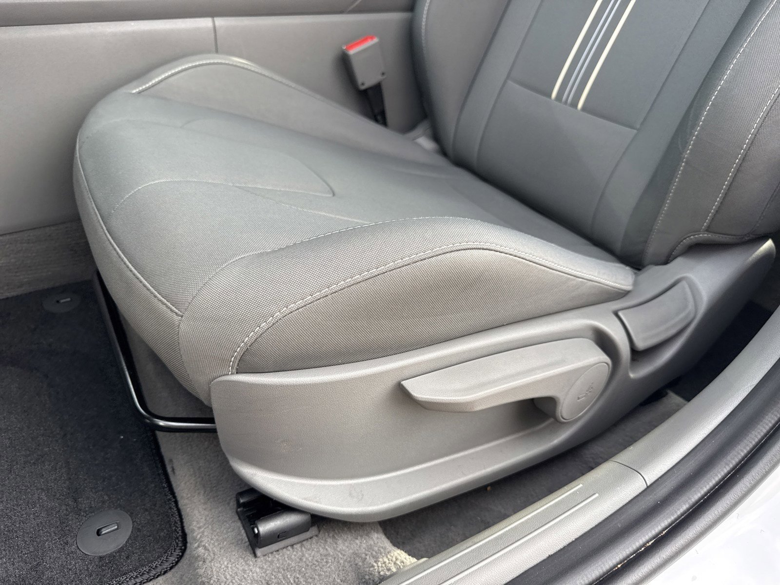 Used 2025 Hyundai Elantra Sport FWD image 12