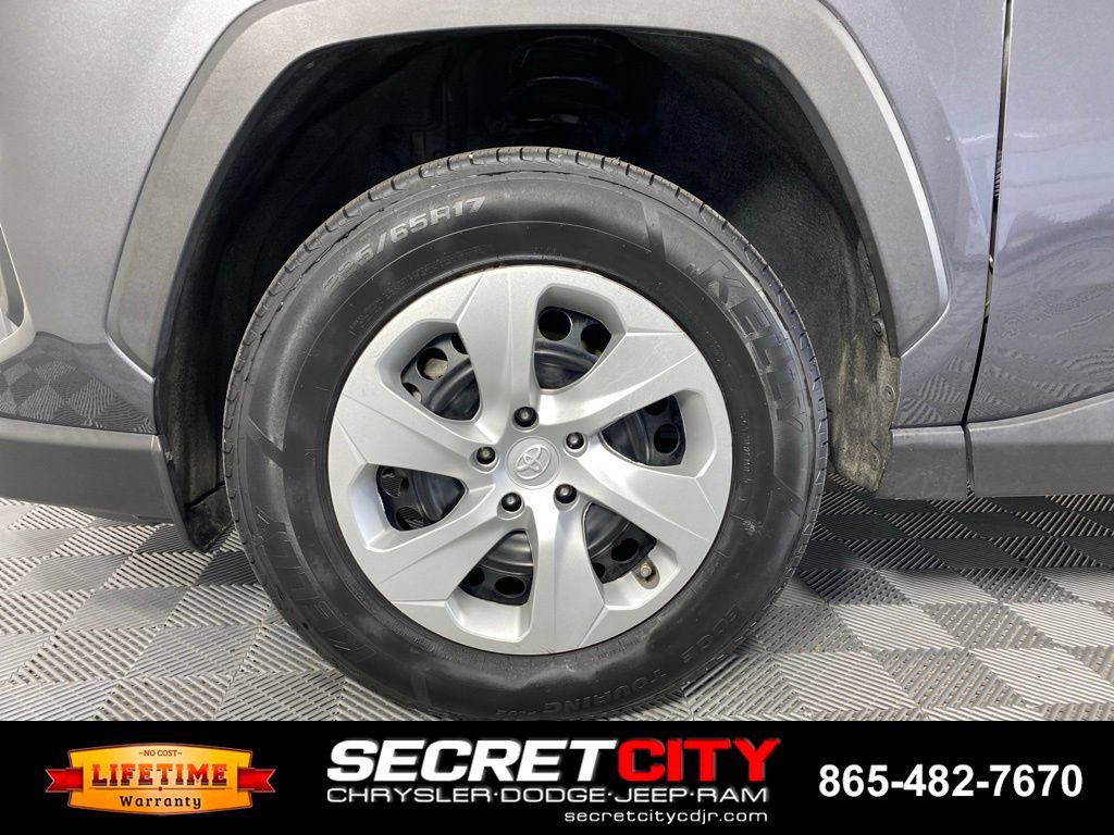Used 2023 Toyota RAV4 LE AWD/4WD image 9