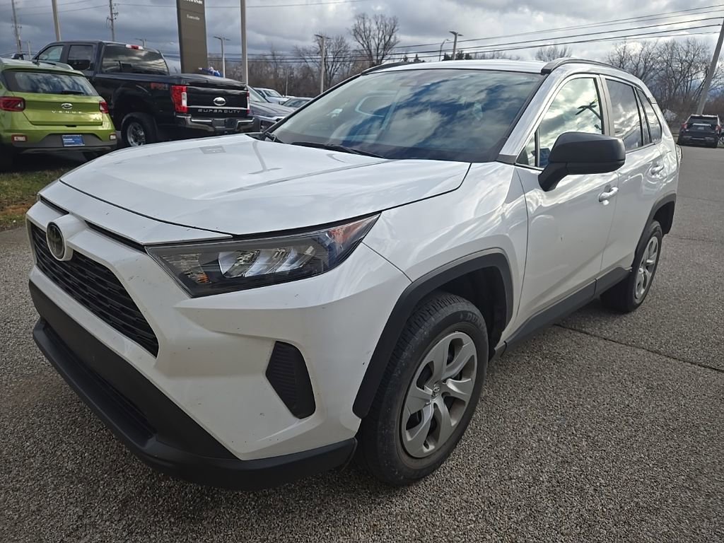 Used 2019 Toyota RAV4 LE image 4