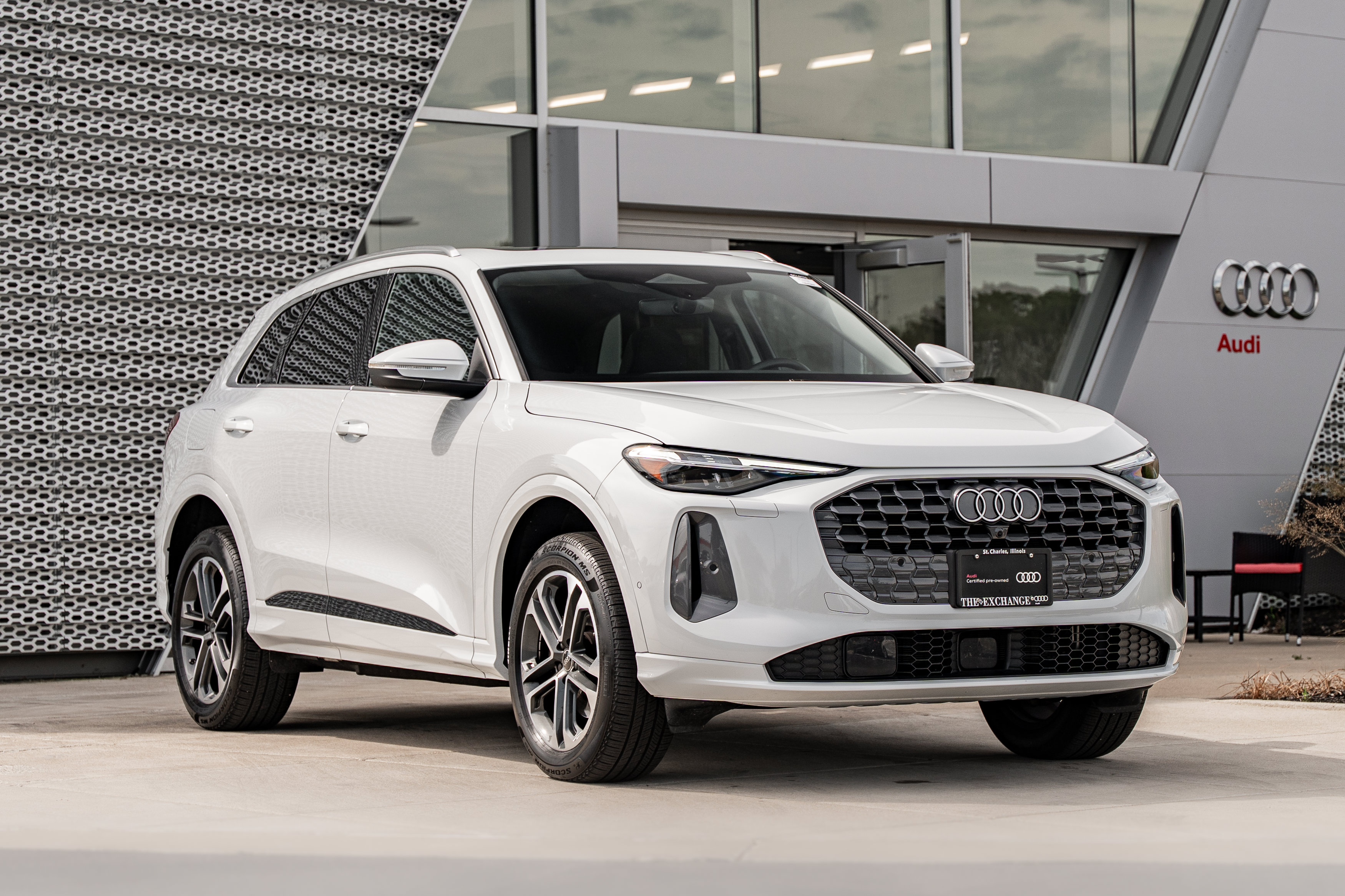 Certified 2025 Audi Q5 Premium Plus w/ Premium Plus AWD/4WD image 1