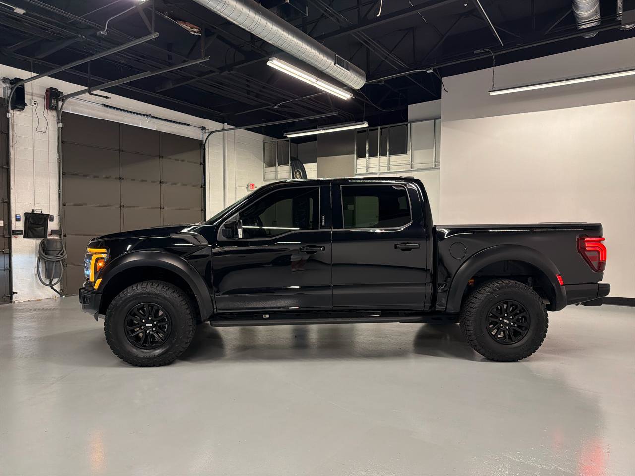 Used 2024 Ford F150 Raptor AWD/4WD image 5