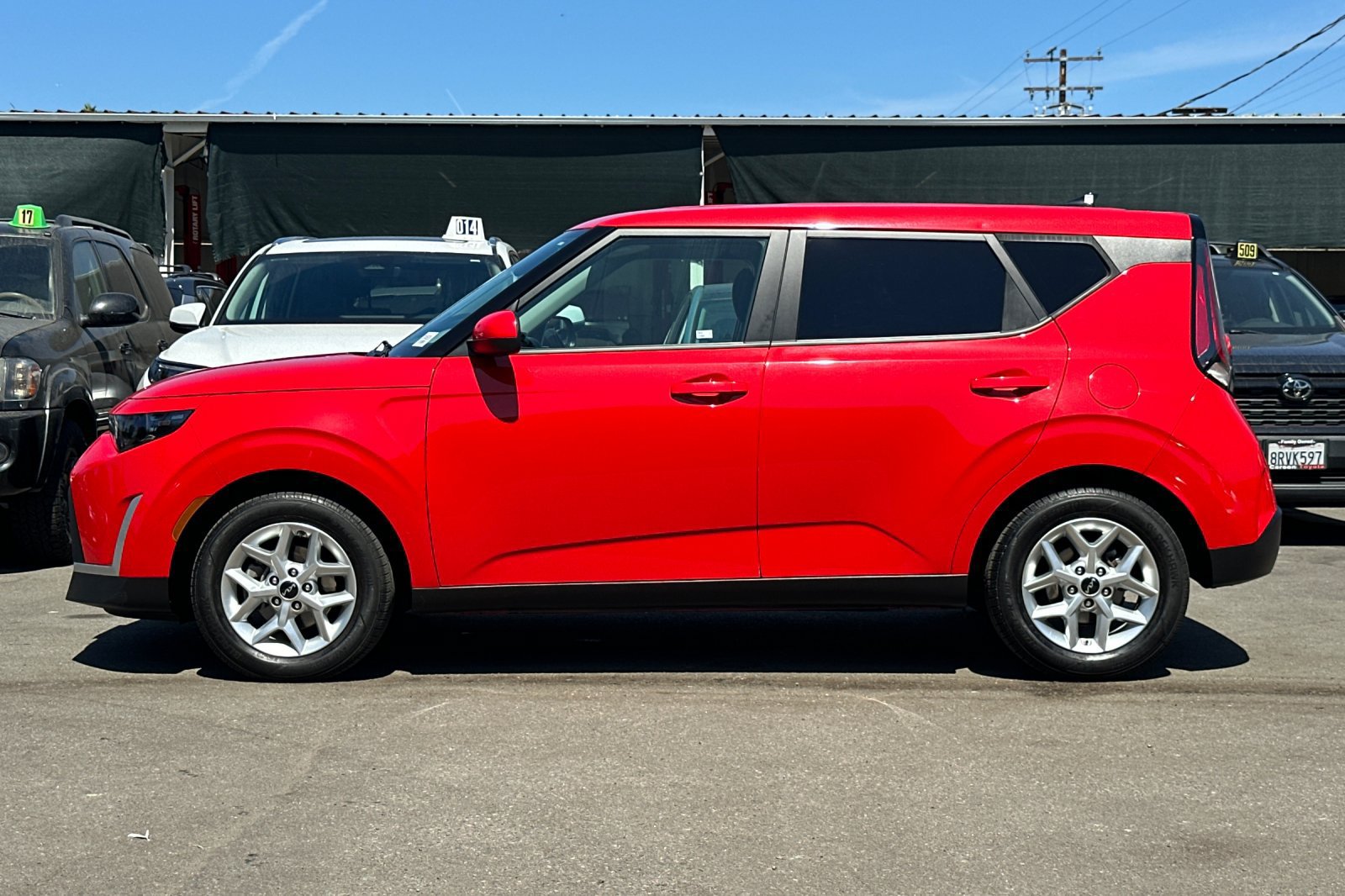 Used 2024 Kia Soul LX w/ Option Group 015 FWD image 7