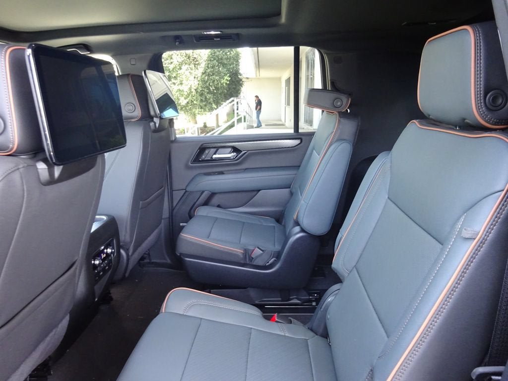 New 2026 GMC Yukon XL AT4 w/ AT4 Premium Plus Package AWD/4WD image 20