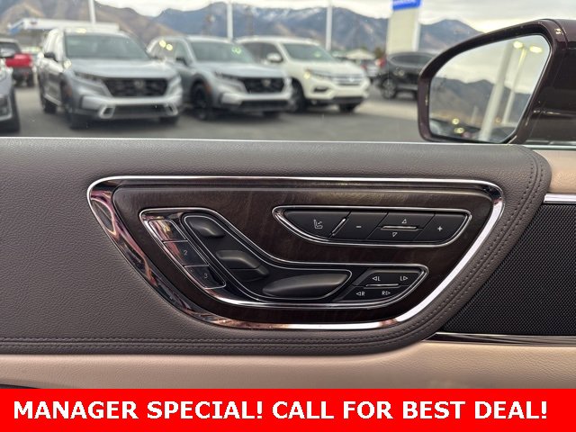 Used 2019 Lincoln Continental Select image 10