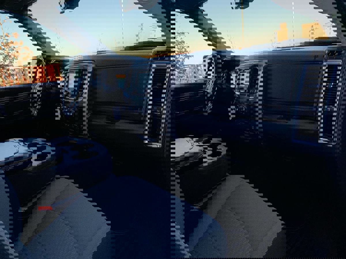 Used 2022 RAM 1500 Classic SLT image 29