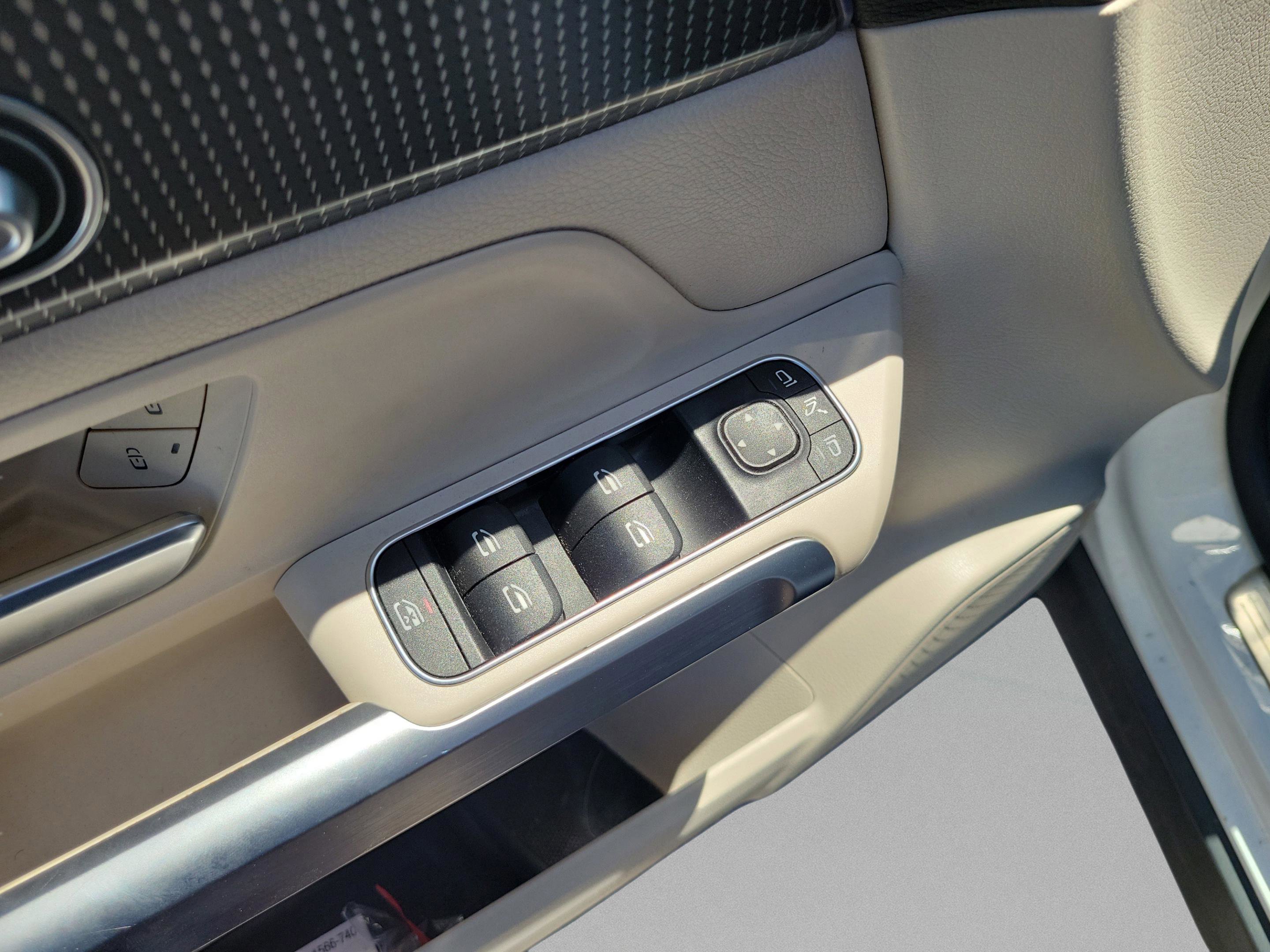 Used 2020 Mercedes-Benz GLB 250 image 11