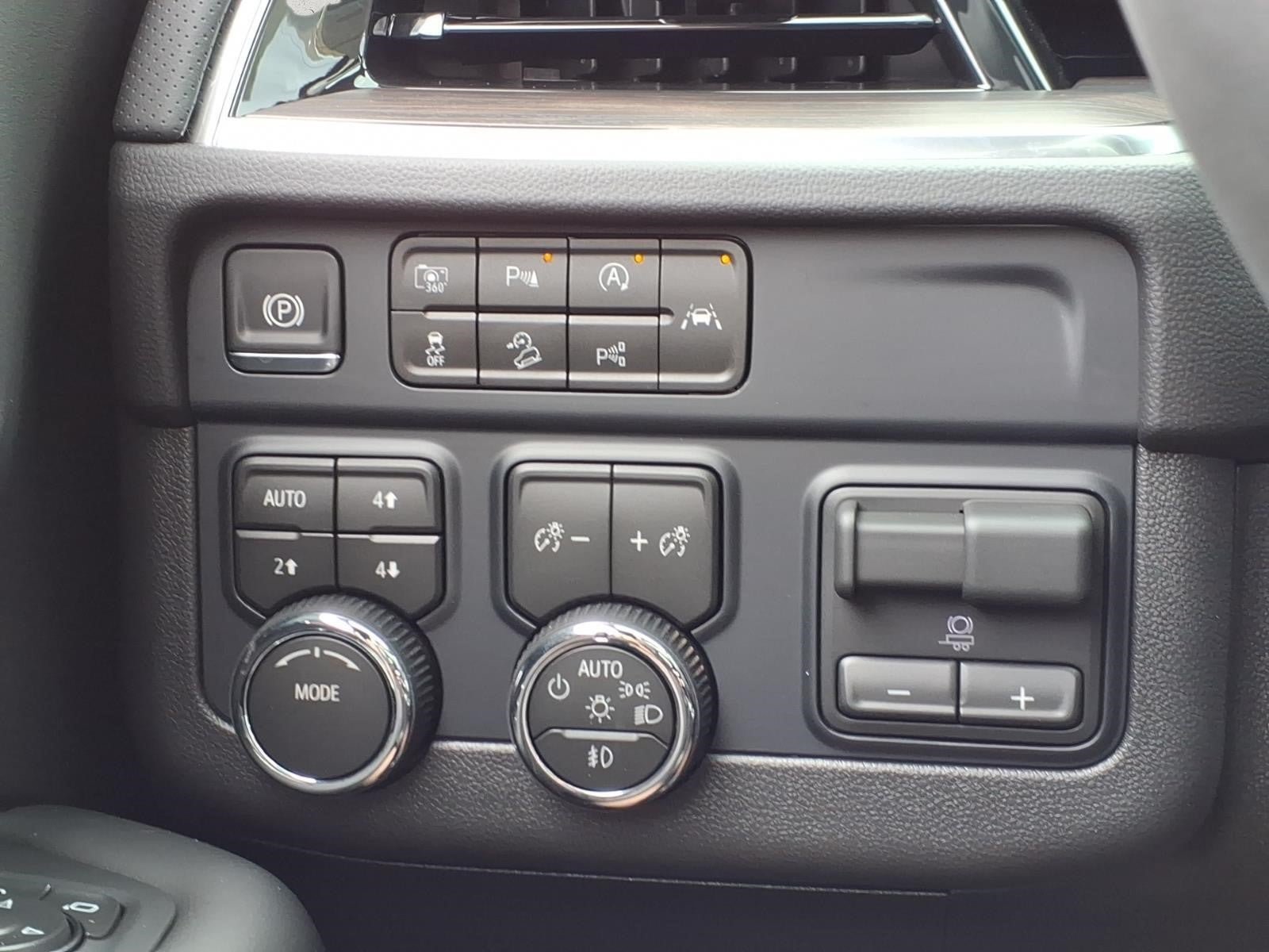 New 2026 Chevrolet Tahoe Premier w/ Sun And Tow Package AWD/4WD image 24
