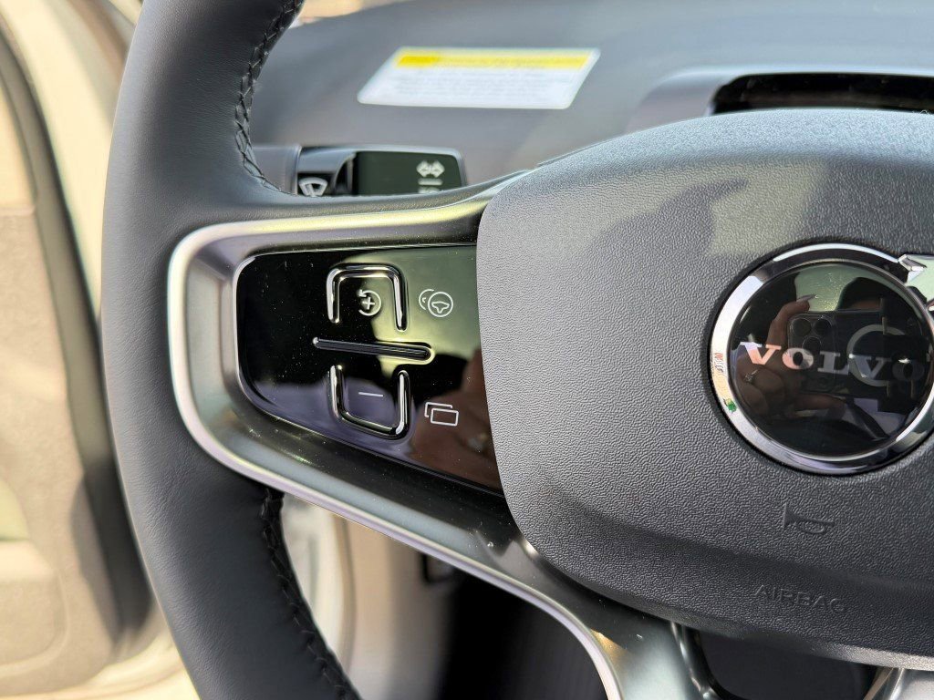 New 2026 Volvo EX30 Cross Country Ultra image 21