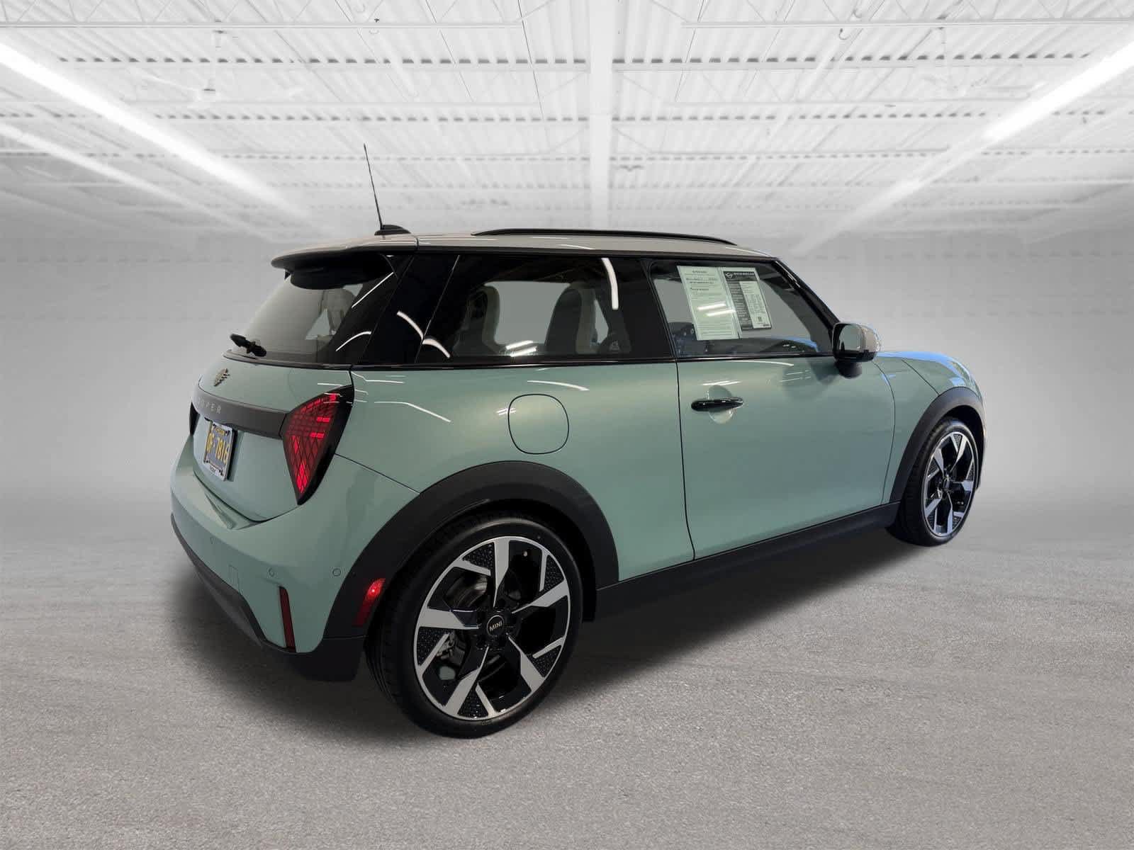 Used 2025 MINI Cooper 2-Door Hardtop FWD image 6