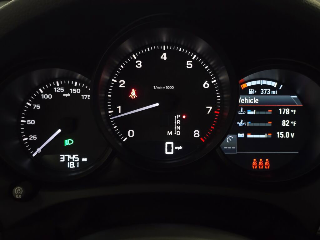 Certified 2025 Porsche Macan image 39