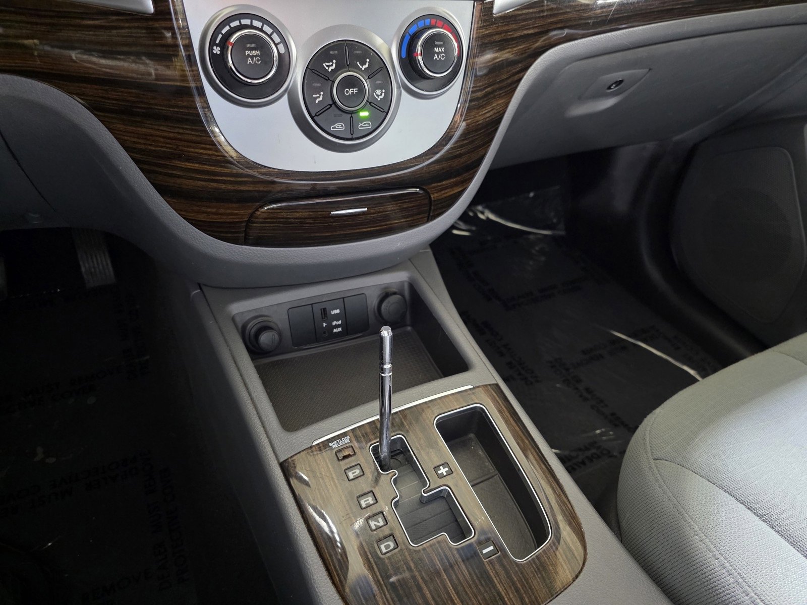 Used 2011 Hyundai Santa Fe GLS image 26