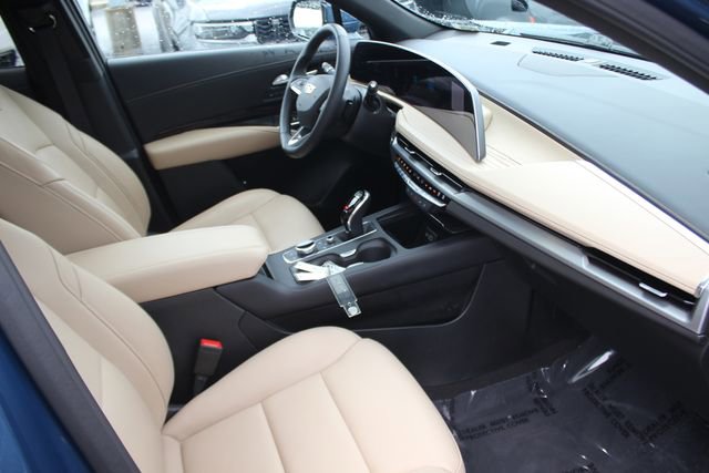 Used 2024 Cadillac XT4 Premium Luxury w/ Cold Weather Package image 34