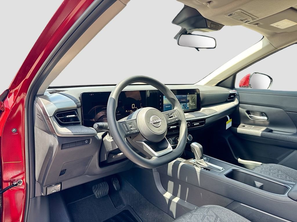 Used 2025 Nissan Kicks SV w/ Charging Package image 9