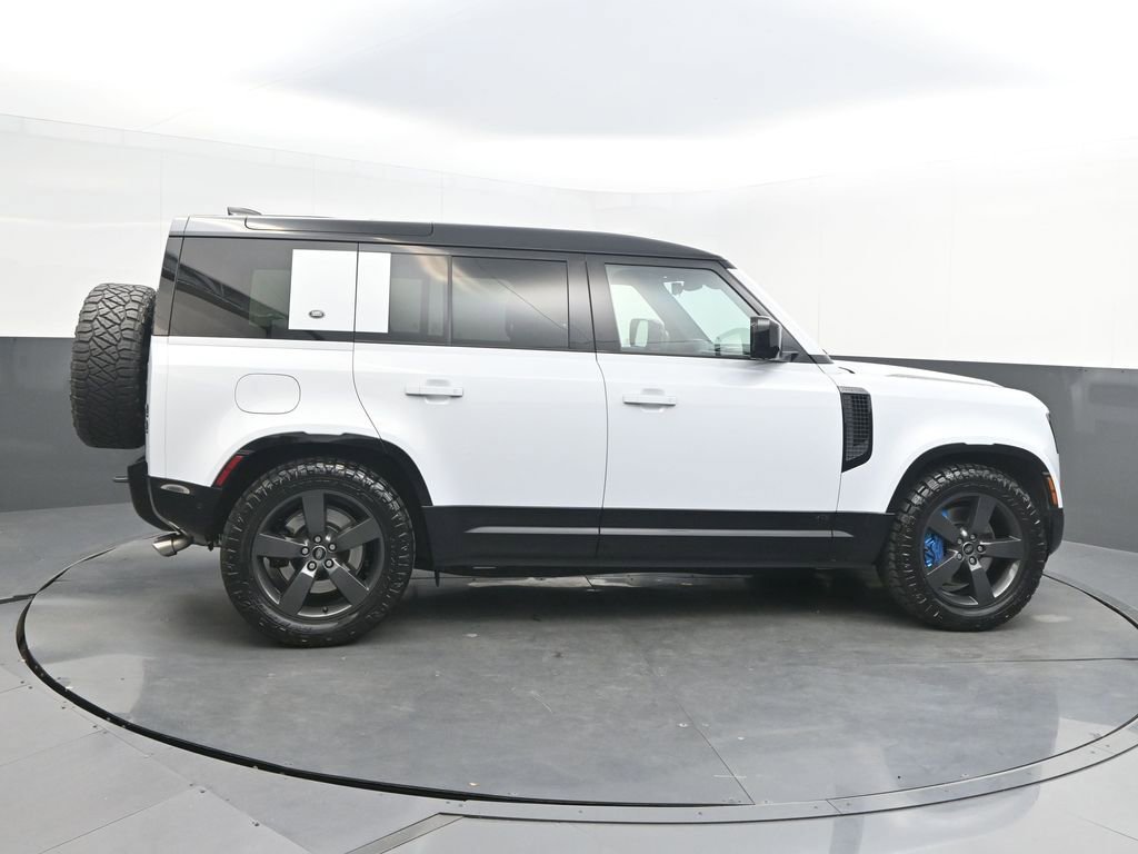 Used 2022 Land Rover Defender 110 V8 image 2