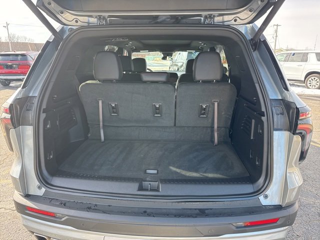 Used 2025 Chevrolet Traverse Z71 w/ Driver Confidence Package image 19