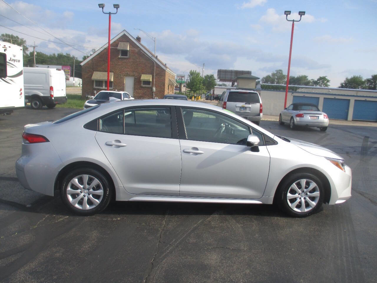 Used 2024 Toyota Corolla LE image 9