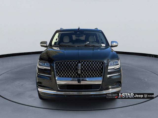 Used 2024 Lincoln Navigator Black Label AWD/4WD image 2