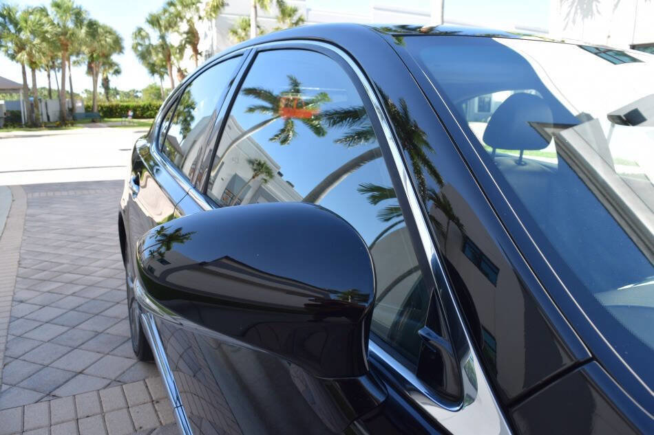 Used 2013 Lexus LS 460 AWD w/ Comfort Pkg image 30