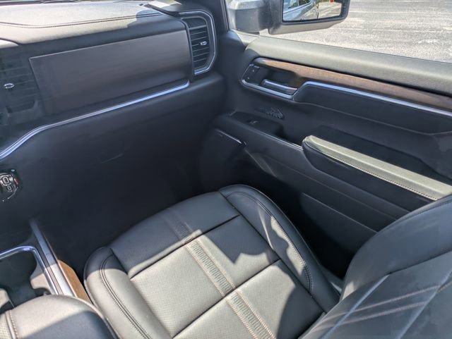 Certified 2024 Chevrolet Silverado 1500 High Country w/ High Country Premium Package AWD/4WD image 16