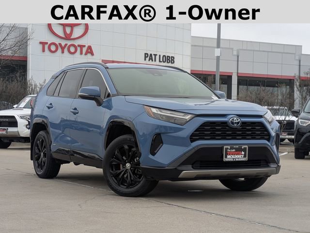 Used 2024 Toyota RAV4 SE image 2