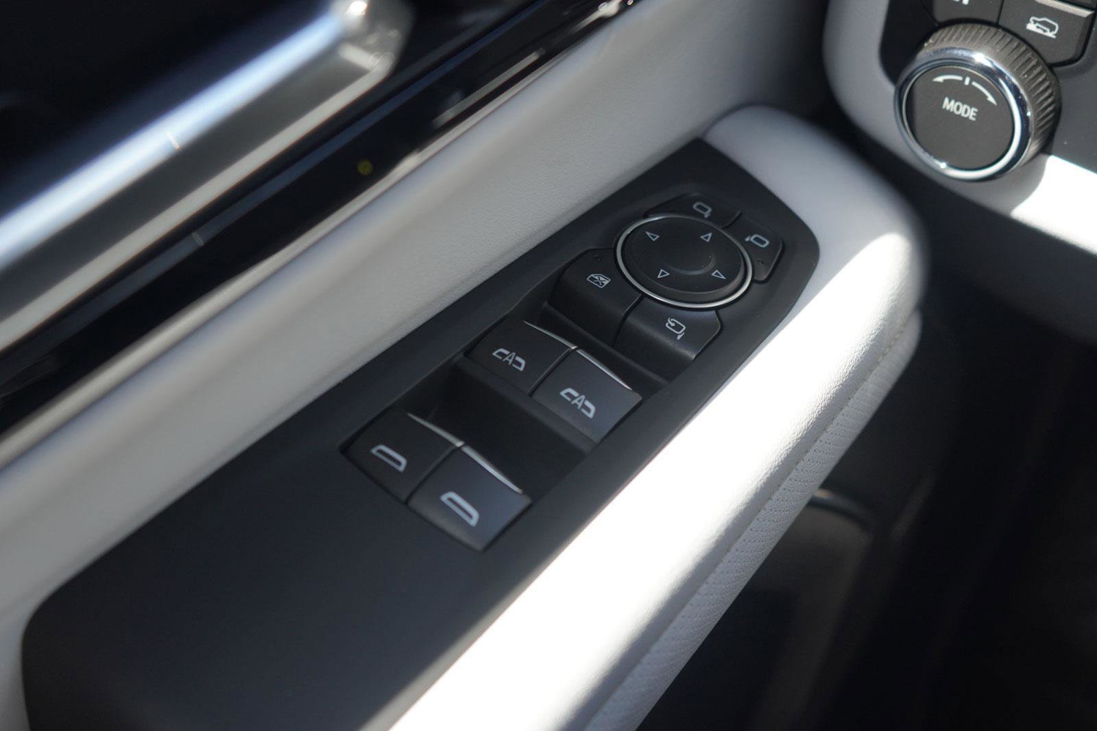 New 2025 Chevrolet Suburban Premier image 17