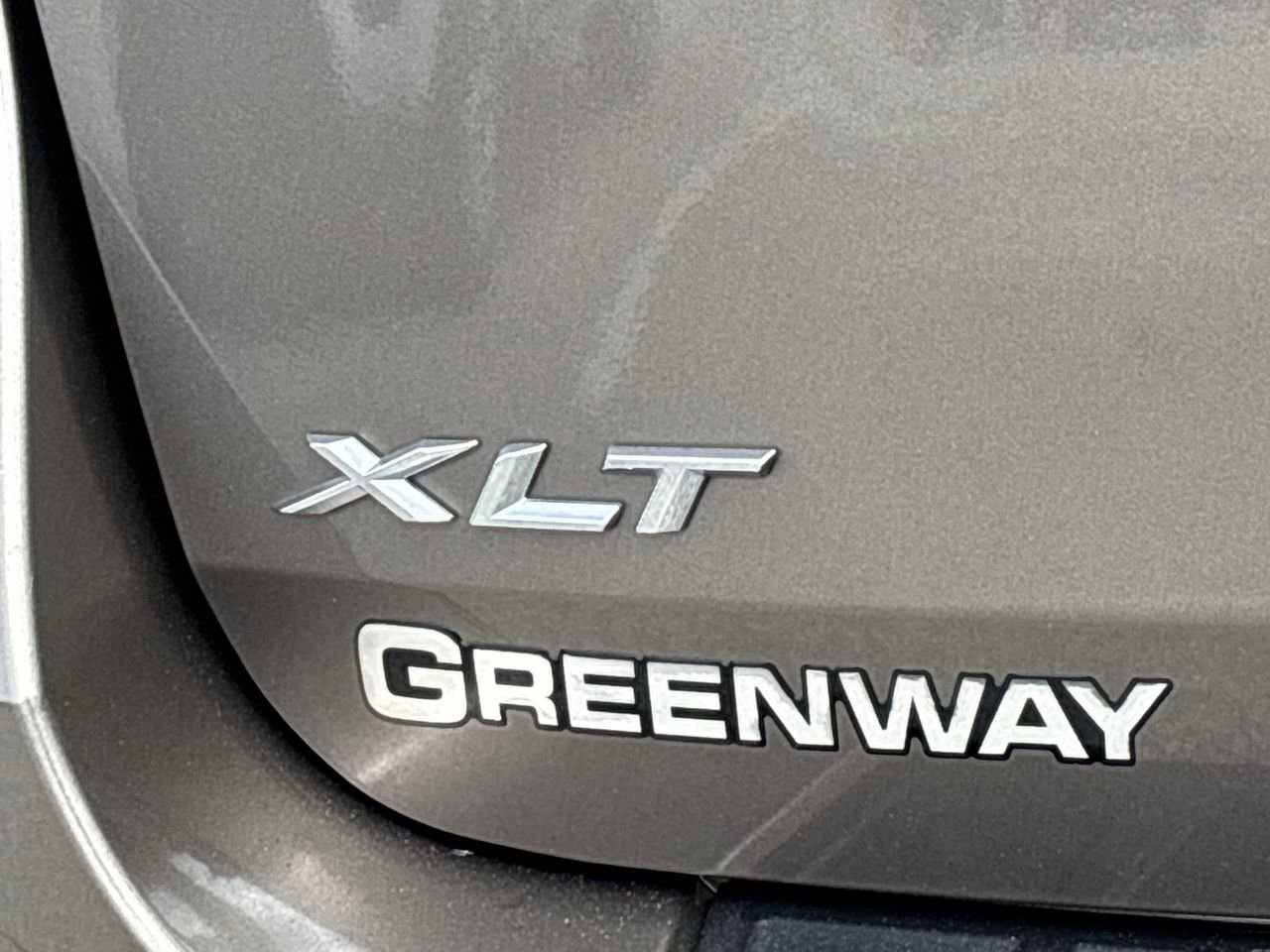 Used 2021 Ford Explorer XLT image 10