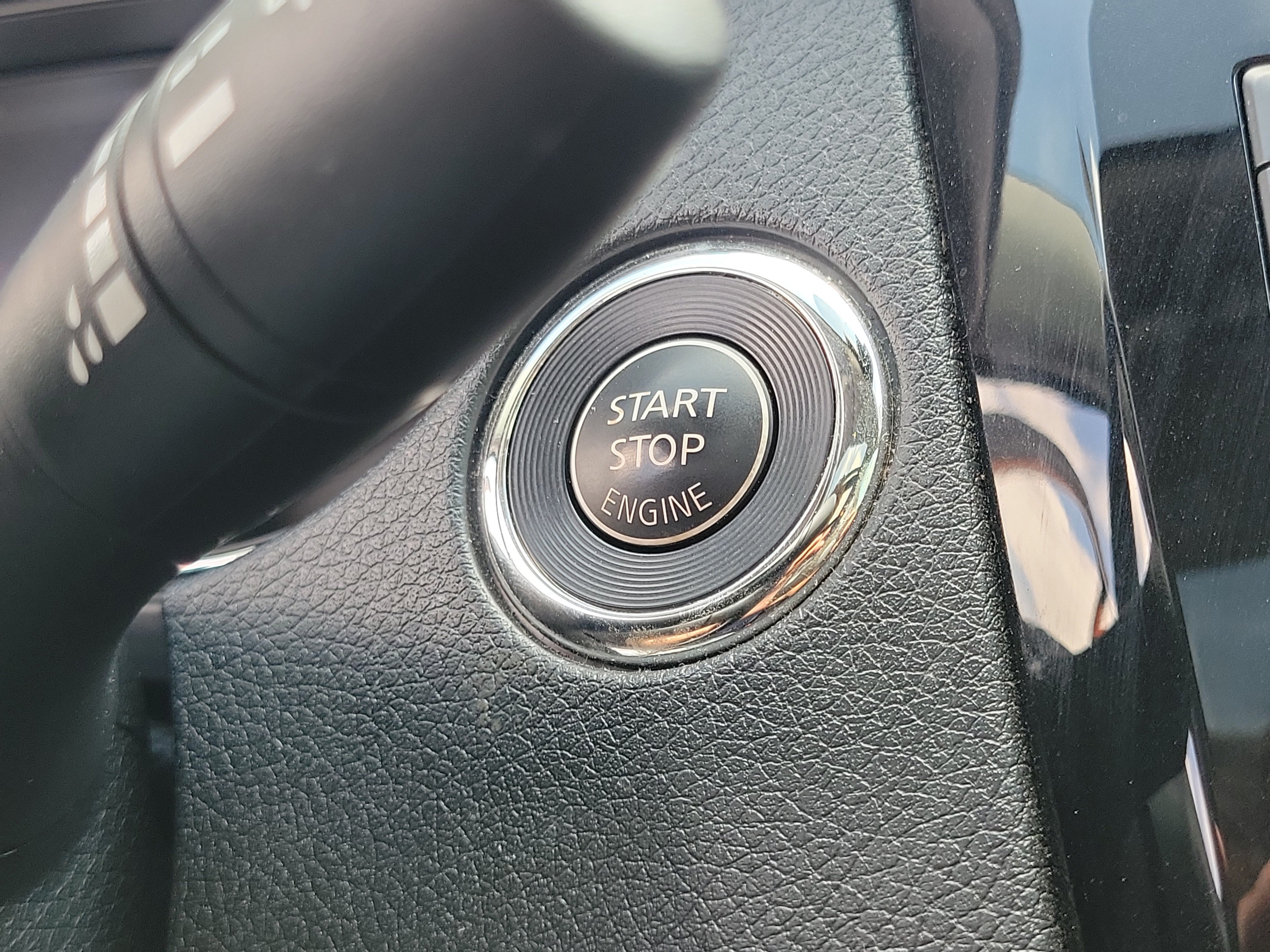 Used 2018 Nissan Rogue SL w/ Premium Package AWD/4WD image 28